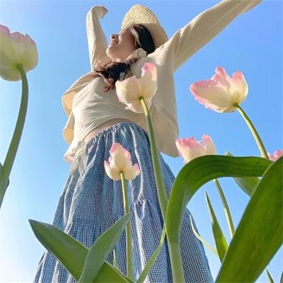 小资女孩向前冲